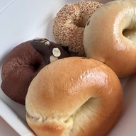 Lat & Loaf Cafe