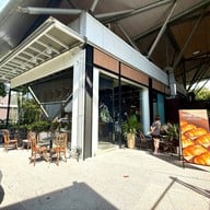 หน้าร้าน LoafyCo Bakery House The Circle Ratchapruk