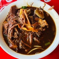 ก๋วยเตี๋ยวห้วยพลูรสเด็ด