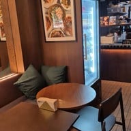 Guss Damn Good เพลินจิต (Ploenchit)