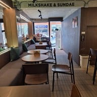 Guss Damn Good เพลินจิต (Ploenchit)