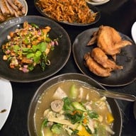 บ้านส้มตำ สาทร