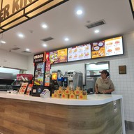 บรรยากาศ Burger King Porto Go Bang Pa-In
