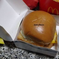 เมนูของร้าน McDonald's มาร์เก็ตเพลส ประชาอุทิศ