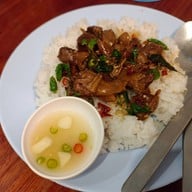 เมนูของร้าน บ้านป้าหนู เนื้อตุ๋น หมูตุ๋น สี่แยกไฟแดงอุทยานหินเขางู