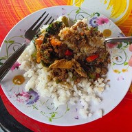 เจ๊อ๋อย ลุงหมึก อาหารตามสั่ง 10 บาท ราชบุรี