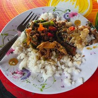 เจ๊อ๋อย ลุงหมึก อาหารตามสั่ง 10 บาท ราชบุรี