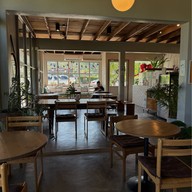 มาตะ คาเฟ่ สตอร์ แอนด์ อาร์ทสเปซ - MATA