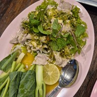 บ้านไม้ริมน้ำ