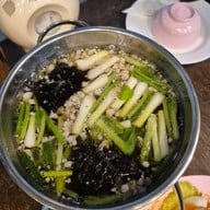 บ้านไม้ริมน้ำ