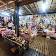 บรรยากาศ ตลาดริมแคว เมืองท่าขนุน