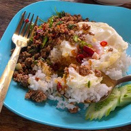 เจ๊ติ๋ม เนื้อต้มบ้านสิงห์