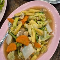 บ้านไม้ริมน้ำ