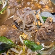 วิลลี่แหนมเนือง ทาวน์อินทาวน์