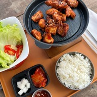 SUM. Korean food Camping Ground