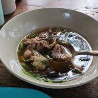 เจ๊ติ๋ม เนื้อต้มบ้านสิงห์