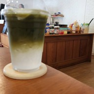 หลืบ คาเฟ่