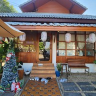 หลืบ คาเฟ่