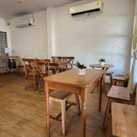 หลืบ คาเฟ่