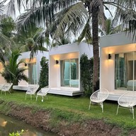 มีความสุขคาเฟ่ อัมพวา อัมพวา