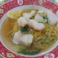 เมนูของร้าน สหชัย บะหมี่เกี๊ยวปู หมูแดง