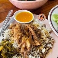 ฉีซุ่นลี่ ต้มเลือดหมู