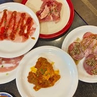 Koyama Yakiniku ซีคอน สแควร์