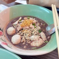 เตี๋ยวเรือซุปเปอร์แซ่บ!! ซีอิ๊วแห้ง ลองปะ..