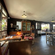 บ้านท่าน้ำนนท์ สโลว์บาร์ สโลว์ใจ