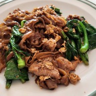 เมนูของร้าน ราดหน้านายน้อย ต้นตำรับเอ็มไพร์ ไม่ใส่ผงชูรสทุกจาน