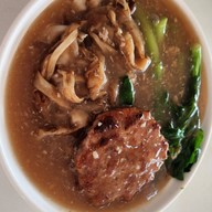 เมนูของร้าน ราดหน้านายน้อย ต้นตำรับเอ็มไพร์ ไม่ใส่ผงชูรสทุกจาน