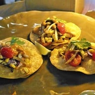 เมนูของร้าน Howler Bar & Grill