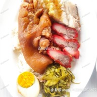 ขาหมูตั๋งโต๊ะ