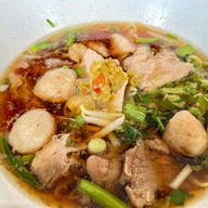 อร่อยเด็ด ผ่านฟ้า