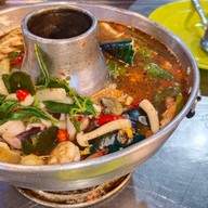 เมนูของร้าน ร้านริมเขื่อน จุ๋มหนวดซีฟู๊ดร้านริมถนน (ริมเขื่อนเจ้าเก่า)