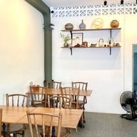 ชาม CHARM Bistro & Restaurant