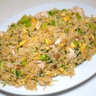 ภัตตาคาร แกรนด์ เชียงการีล่า ธนิยะ