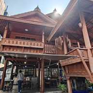 เรือนขุนพิเรนท์ ข้าวมันไก่ ก๋วยเตี๋ยว นนทบุรี