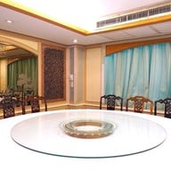 ภัตตาคาร แกรนด์ เชียงการีล่า ธนิยะ