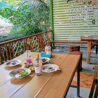 บรรยากาศ ครัวลุงยันต์ อ.ลานสัก อุทัยธานี -