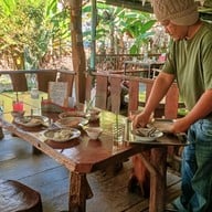 บรรยากาศ ครัวลุงยันต์ อ.ลานสัก อุทัยธานี -