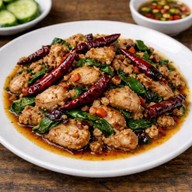 จุ้ย กระเพราะพริกแห้ง