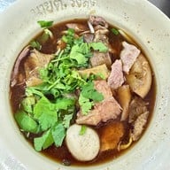 ก๋วยเตี๋ยวเนื้อ นาย ต. รังสิต