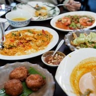 ปราย ระย้า Local Phuket Cuisine , Sukhumvit 8 ( 350 M. form BTS NaNa )