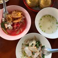 เมนูของร้าน ก๋วยเตี๋ยวเจ้สั้นต้มยำมะนาว