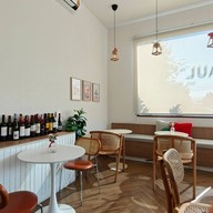 Long haul cafe - ลองฮาวล์ -