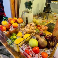 Drink Me น้ำผลไม้สกัดเย็น (ตลาดธีรรัตน์) Drink Me Cold-Pressed Juice (Teerarat Market)