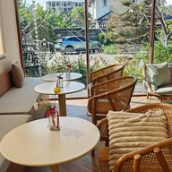 Long haul cafe - ลองฮาวล์ -