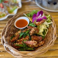 เมนูของร้าน ธรรมชาติ อิสาน บีช คาเฟ่ พระยาสุเรนทร์