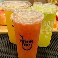 Drink Me น้ำผลไม้สกัดเย็น (ตลาดธีรรัตน์) Drink Me Cold-Pressed Juice (Teerarat Market)